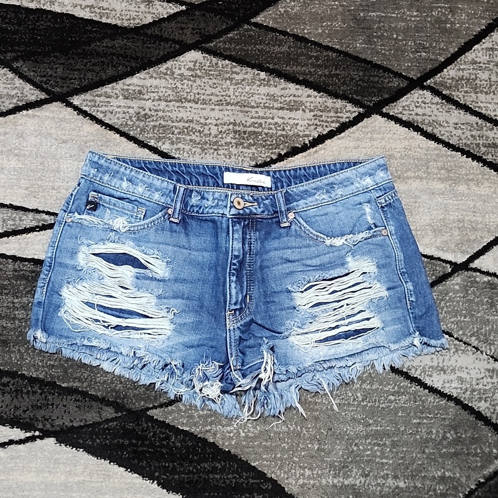 KANCAN LOS ANGELES DISTRESSED RAW-EDGE ZIP-FLY DENIM JEAN SHORTS - Picture 10 of 12